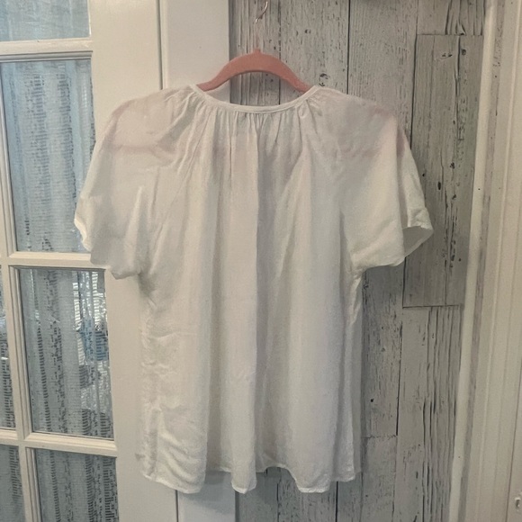 White top - Picture 2 of 2